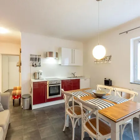 In Near Slopes ביחלבאך